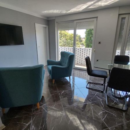Modern Apartment Ana Ρόβινι Εξωτερικό φωτογραφία