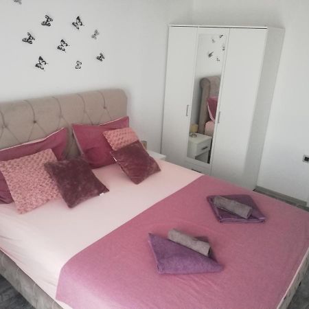 Modern Apartment Ana Ρόβινι Εξωτερικό φωτογραφία
