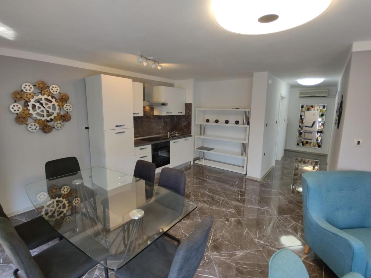 Modern Apartment Ana Ρόβινι Εξωτερικό φωτογραφία