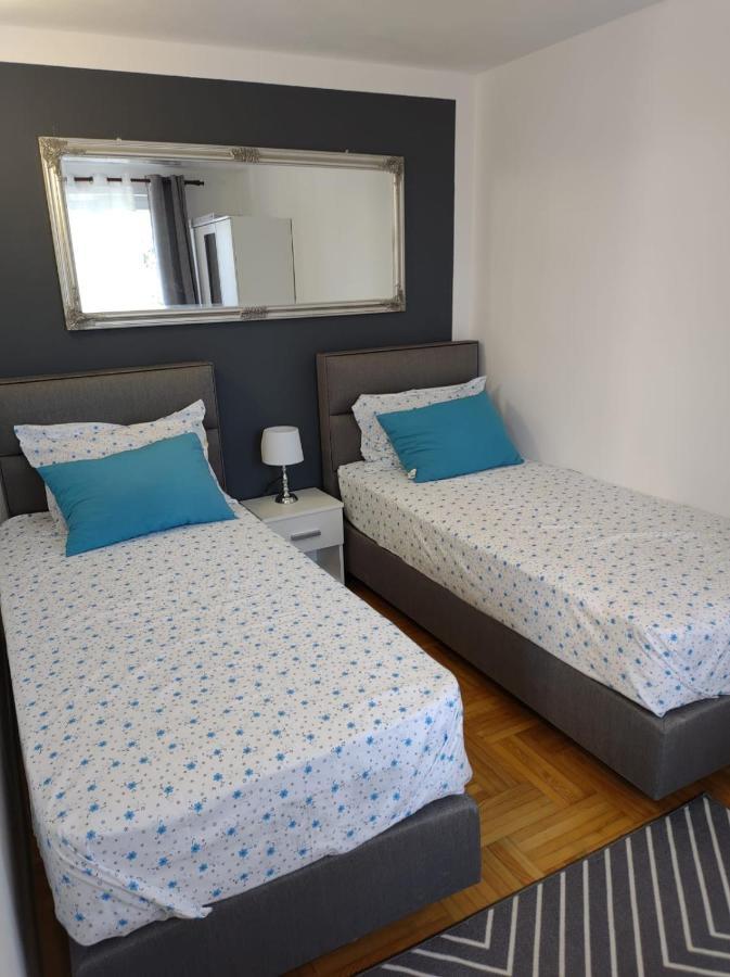 Modern Apartment Ana Ρόβινι Εξωτερικό φωτογραφία