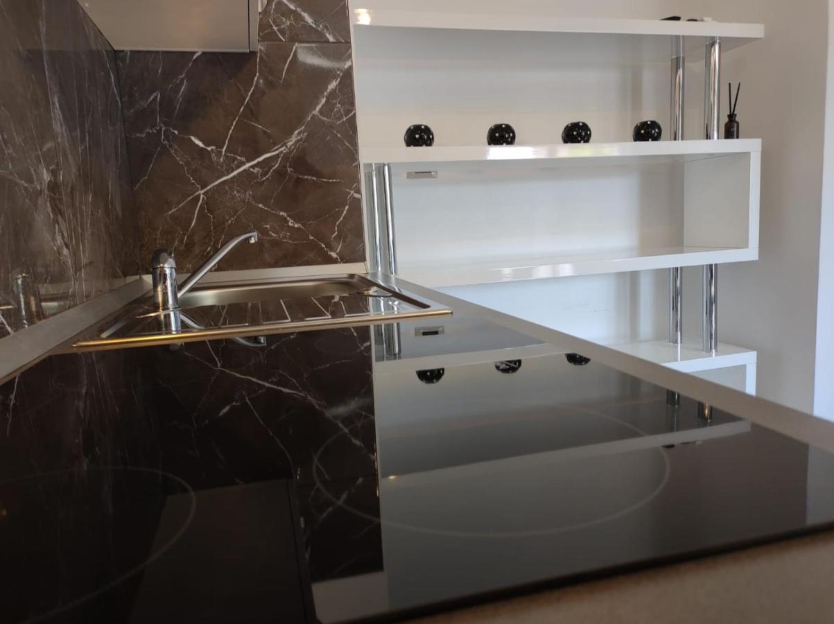 Modern Apartment Ana Ρόβινι Εξωτερικό φωτογραφία