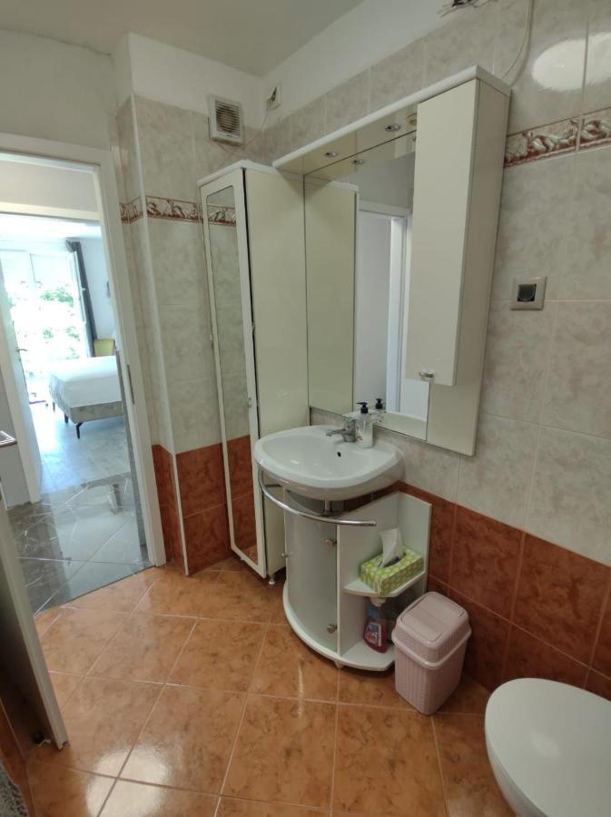 Modern Apartment Ana Ρόβινι Εξωτερικό φωτογραφία