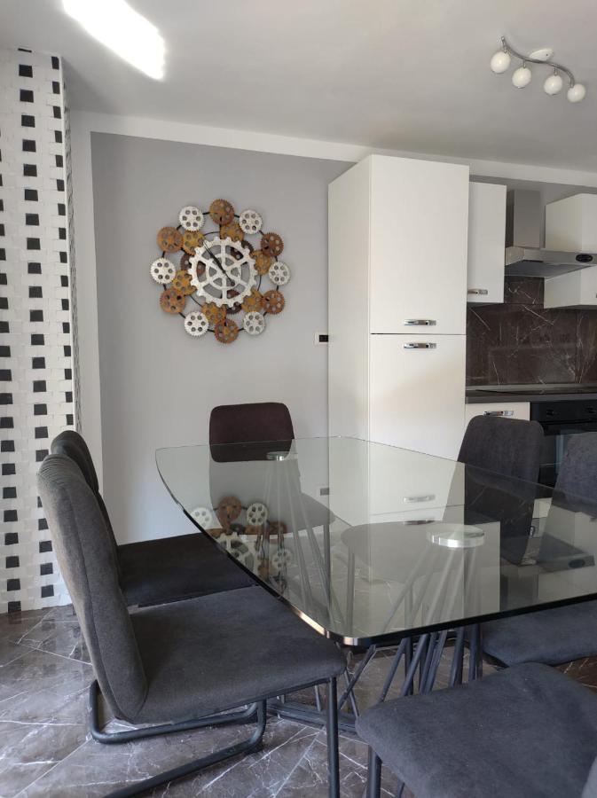 Modern Apartment Ana Ρόβινι Εξωτερικό φωτογραφία