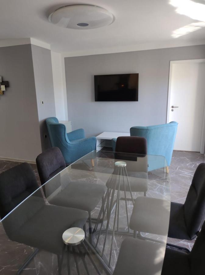 Modern Apartment Ana Ρόβινι Εξωτερικό φωτογραφία