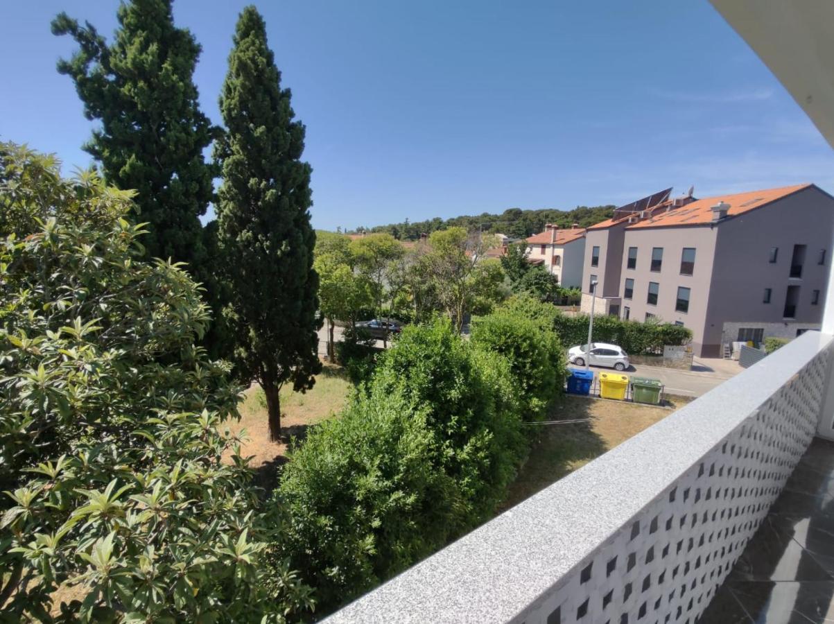 Modern Apartment Ana Ρόβινι Εξωτερικό φωτογραφία