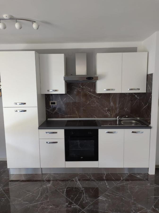 Modern Apartment Ana Ρόβινι Εξωτερικό φωτογραφία