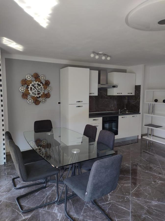 Modern Apartment Ana Ρόβινι Εξωτερικό φωτογραφία